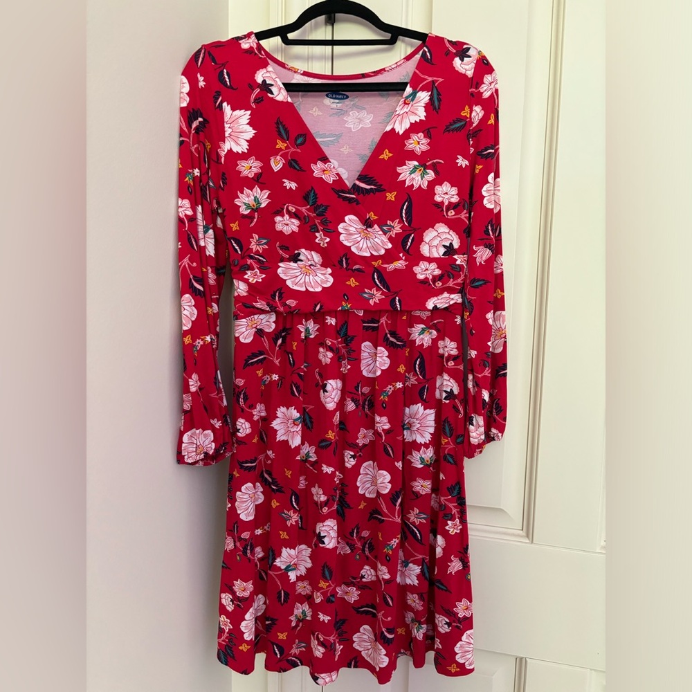 NEW with tags! Old Navy Maternity, size Small, Red flowers - long sleeve dress